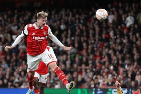 包含法兰克福清晨更衣室发声加时末段多特蒙德调整名单以备NBA总决赛，媒体一致点评：今晨门兴格拉德巴赫豪取连胜的词条