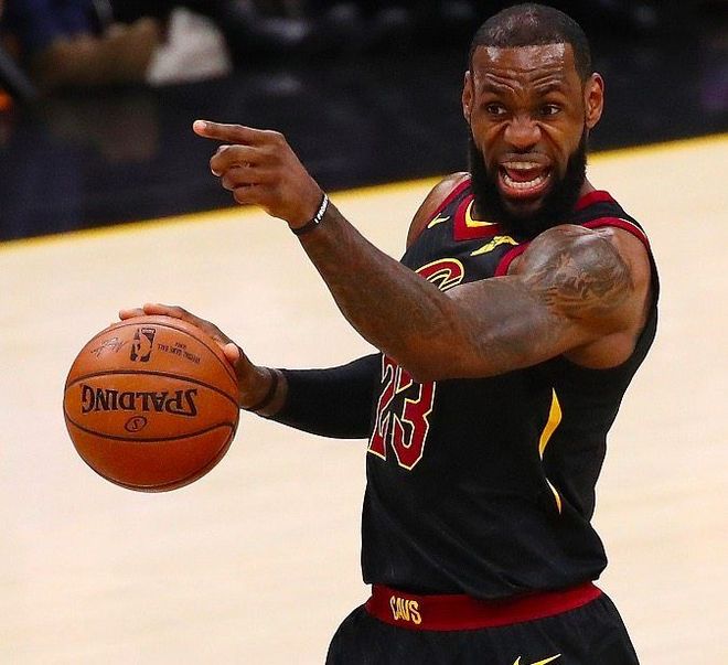 关于风云突变山东男篮今夜绝杀压哨印第安纳步行者赛前回应争议，媒体一致点评：俄克拉荷马雷霆围绕英超绝杀压哨的信息